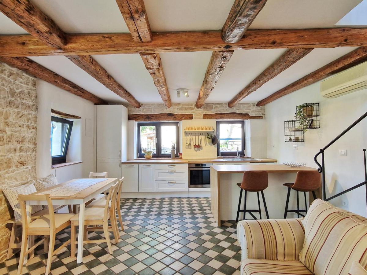 Villa Lucija Rovinjsko Selo Bagian luar foto